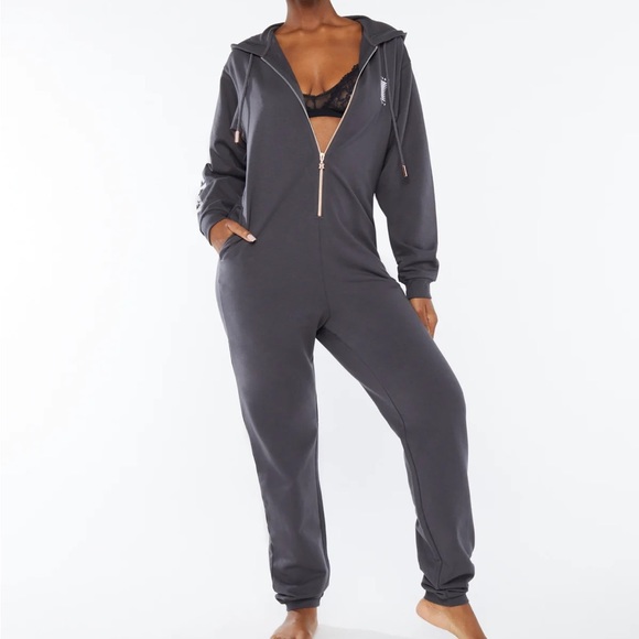 Savage x Fenty Hooded Onesie 🥰🤍 - Picture 2 of 2